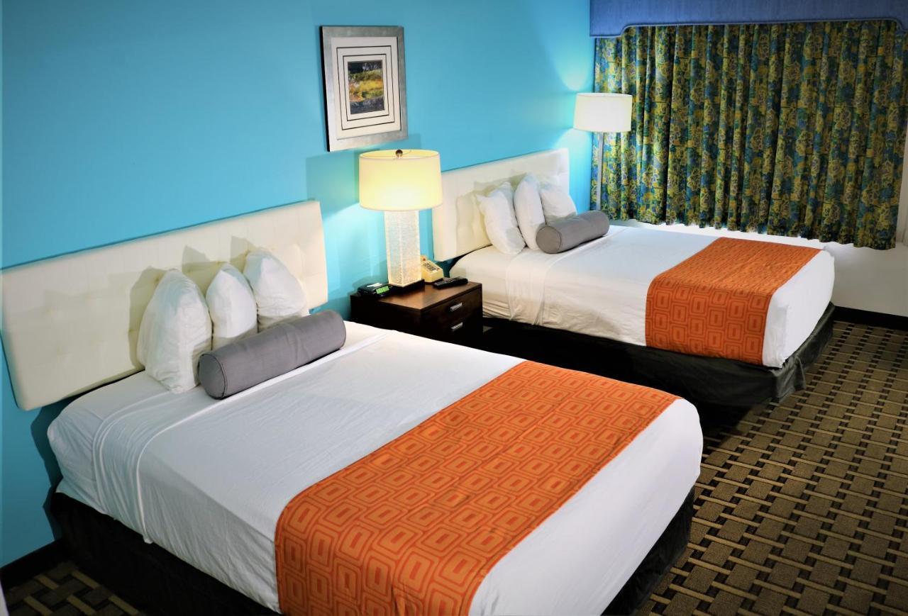 HOWARD JOHNSON BY WYNDHAM LAKE FRONT PARK KISSIMMEE - Prices & Hotel  Reviews (FL)